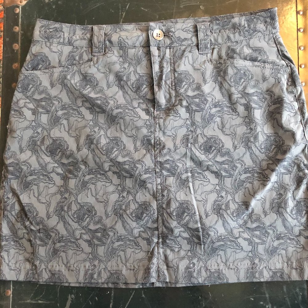 Never-worn Eddie Bauer Skort, size 6